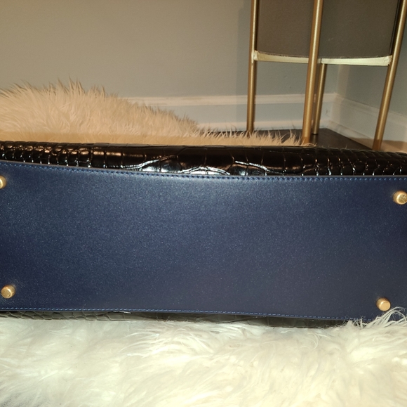 Tory Burch embossed Walker Satchel - Picture 7 of 9